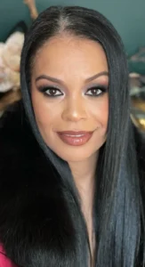 Master the Smoky Eye - Learn in Ottawa Makeup Workshops Classic smoky eye makeup and flawless complexion, a skill taught in Ottawa Makeup Workshops by Waring Makeup.